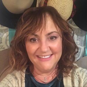 Meet your Posher, Devae